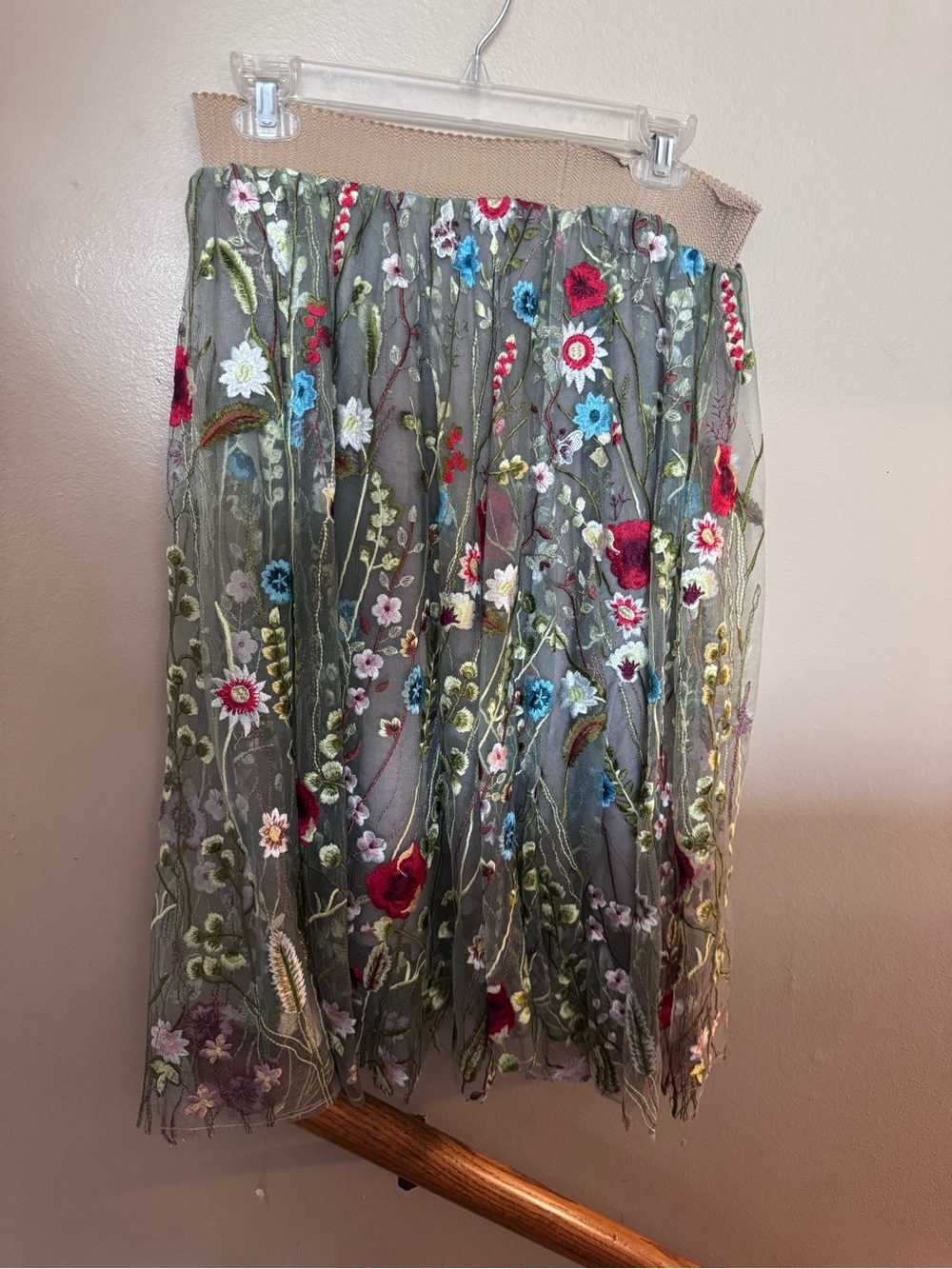 Aratta silent journey  Embroidered Floral Midi Skirt in Olive Green